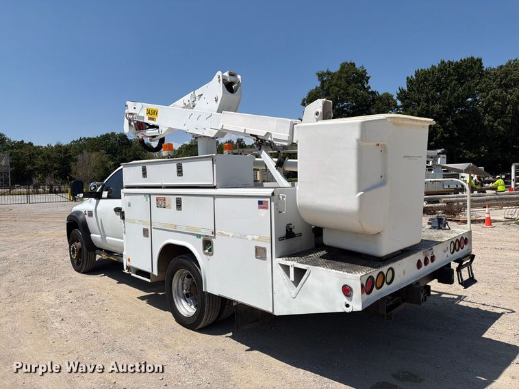 image for item FI0352 2008 Dodge 5500 bucket truck