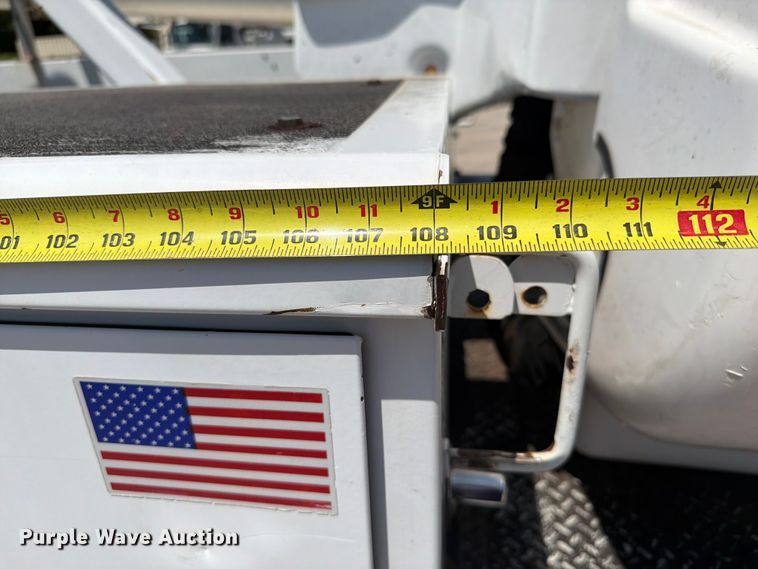 image for item FI0352 2008 Dodge 5500 bucket truck
