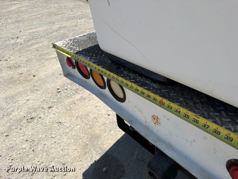 image for item FI0352 2008 Dodge 5500 bucket truck