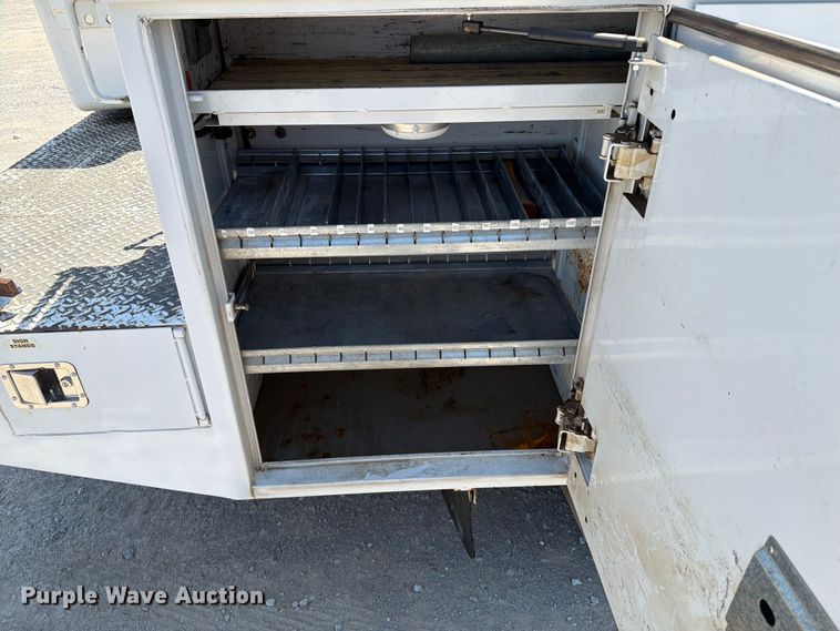 image for item FI0352 2008 Dodge 5500 bucket truck
