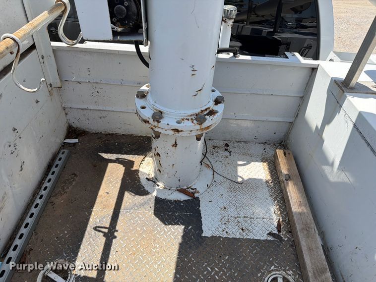 image for item FI0352 2008 Dodge 5500 bucket truck