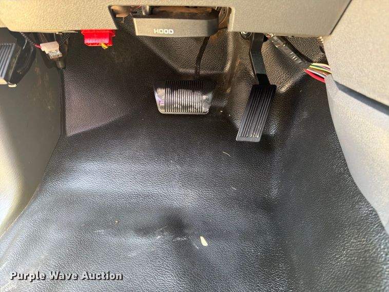 image for item FI0352 2008 Dodge 5500 bucket truck