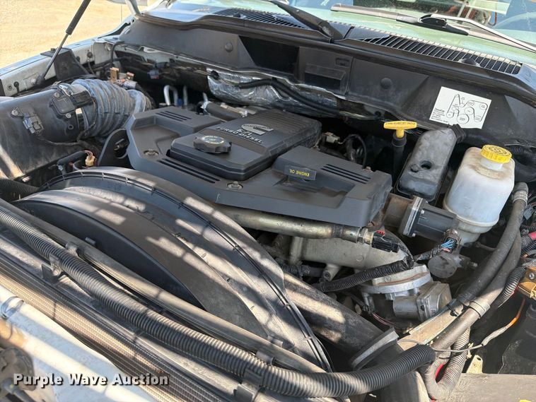 image for item FI0352 2008 Dodge 5500 bucket truck