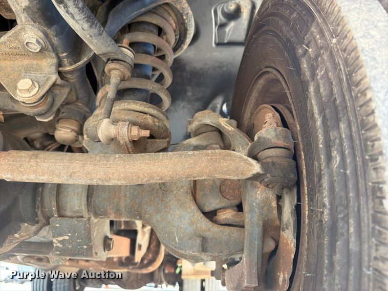 image for item FI0352 2008 Dodge 5500 bucket truck
