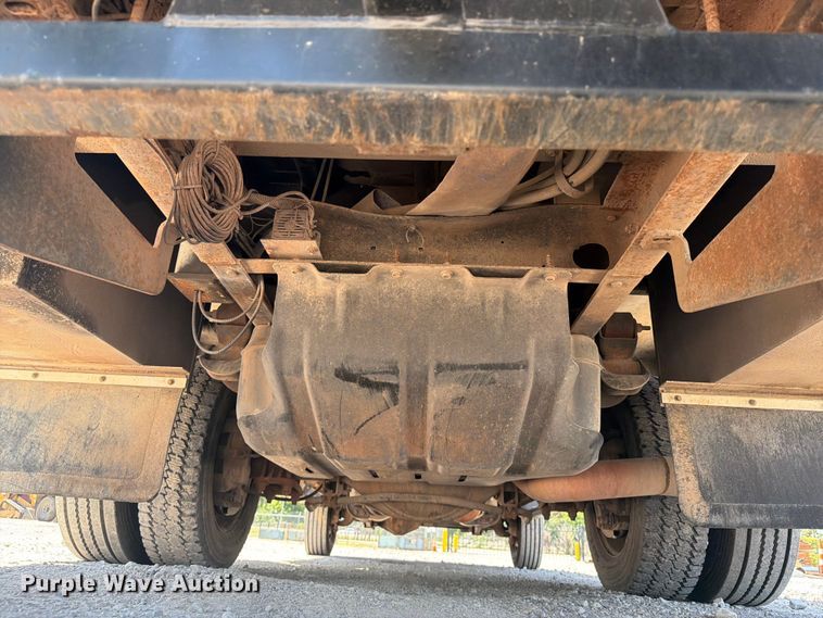image for item FI0352 2008 Dodge 5500 bucket truck
