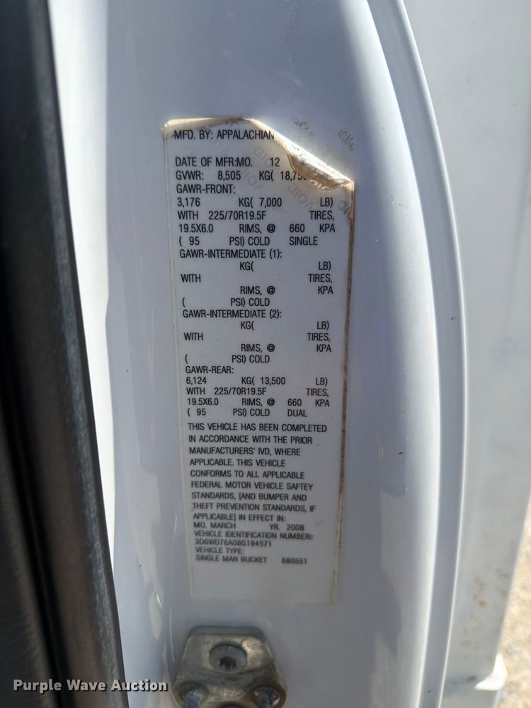 image for item FI0352 2008 Dodge 5500 bucket truck