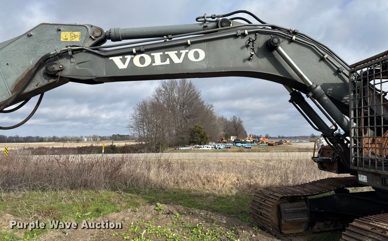 image for item FI1541 Volvo EC330BLC excavator