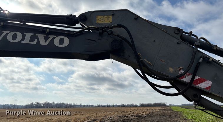image for item FI1541 Volvo EC330BLC excavator