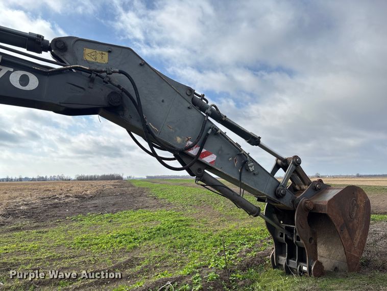 image for item FI1541 Volvo EC330BLC excavator