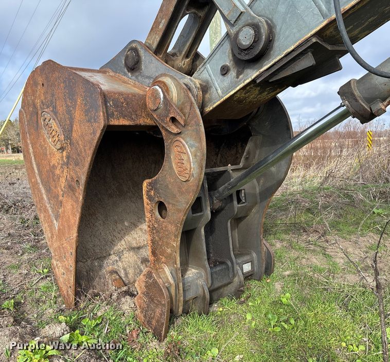 image for item FI1541 Volvo EC330BLC excavator