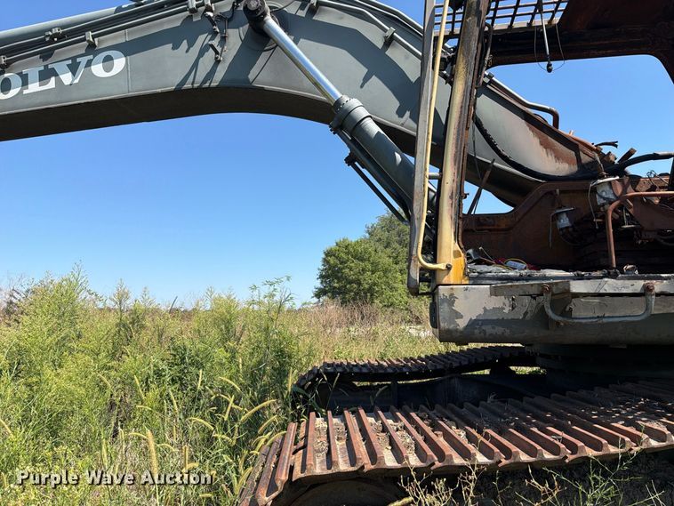 image for item FI1541 Volvo EC330BLC excavator