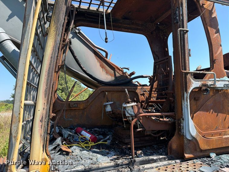 image for item FI1541 Volvo EC330BLC excavator