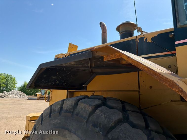 image for item FK0207 1995 Caterpillar 970F wheel loader