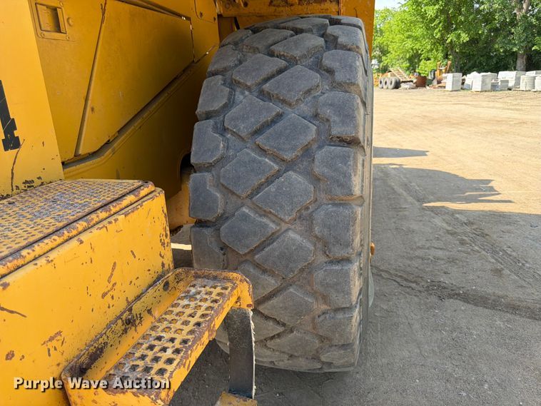 image for item FK0207 1995 Caterpillar 970F wheel loader