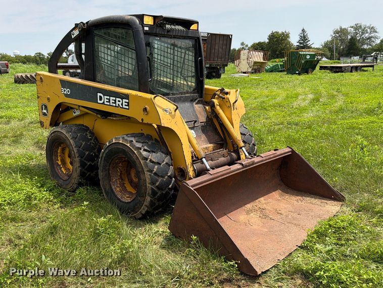 image for item FK3313 2005 John Deere 320 skid steer loader