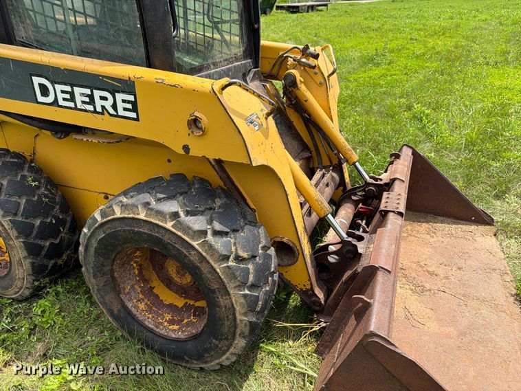 image for item FK3313 2005 John Deere 320 skid steer loader