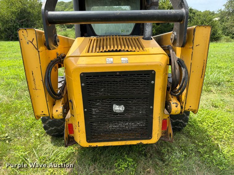 image for item FK3313 2005 John Deere 320 skid steer loader