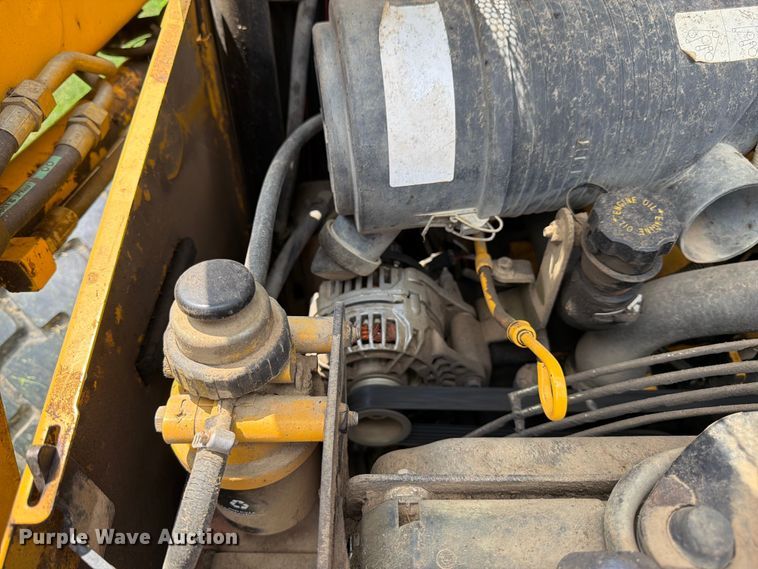 image for item FK3313 2005 John Deere 320 skid steer loader