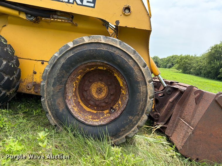 image for item FK3313 2005 John Deere 320 skid steer loader
