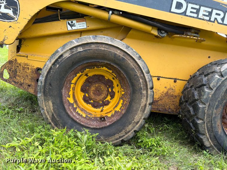 image for item FK3313 2005 John Deere 320 skid steer loader