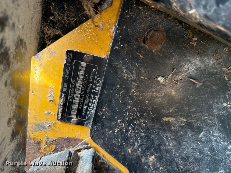 image for item FK3313 2005 John Deere 320 skid steer loader