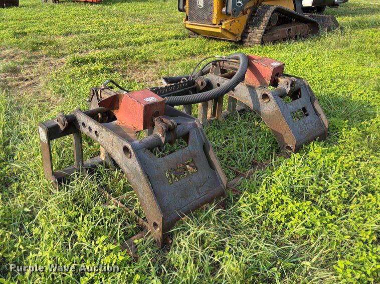 RSE Extreme Duty skid steer grapple bucket