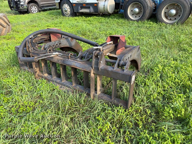 image for item FK3316 RSE Extreme Duty skid steer grapple bucket