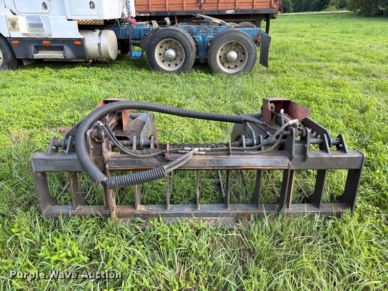 image for item FK3316 RSE Extreme Duty skid steer grapple bucket