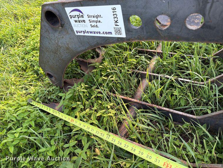 image for item FK3316 RSE Extreme Duty skid steer grapple bucket