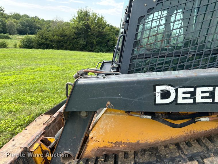 image for item FK3317 2012 John Deere 333D tracked skid steer loader