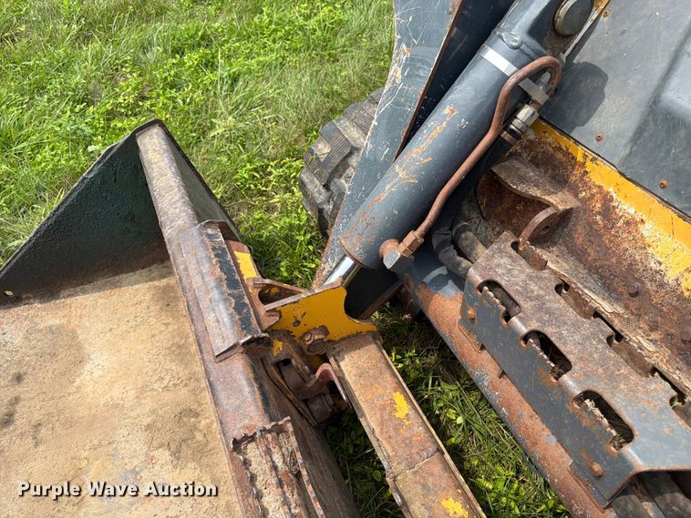 image for item FK3317 2012 John Deere 333D tracked skid steer loader