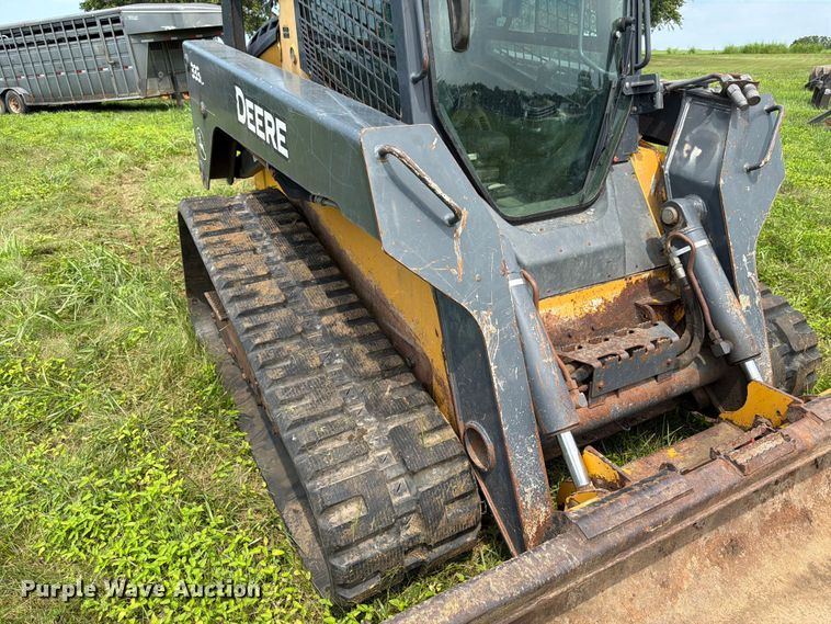 image for item FK3317 2012 John Deere 333D tracked skid steer loader