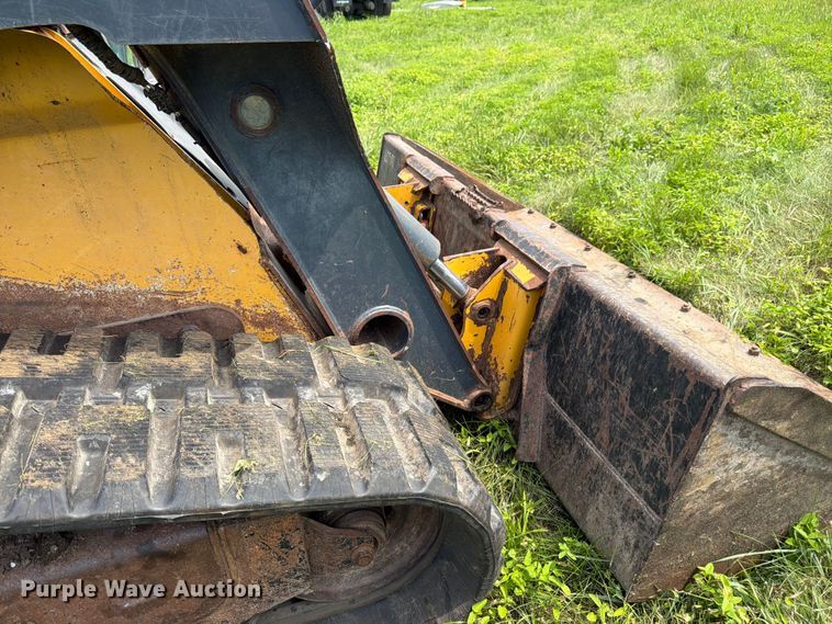image for item FK3317 2012 John Deere 333D tracked skid steer loader