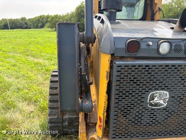 image for item FK3317 2012 John Deere 333D tracked skid steer loader