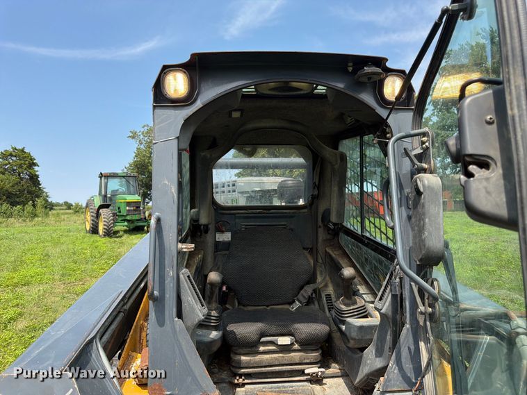 image for item FK3317 2012 John Deere 333D tracked skid steer loader