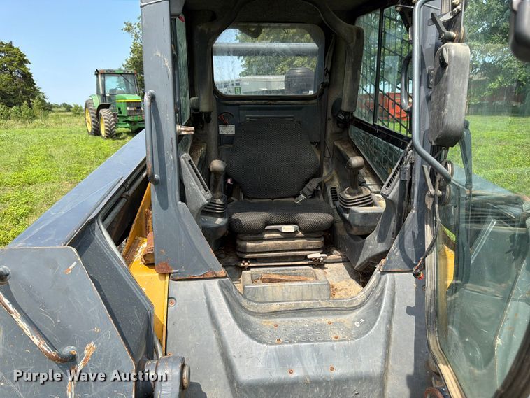 image for item FK3317 2012 John Deere 333D tracked skid steer loader