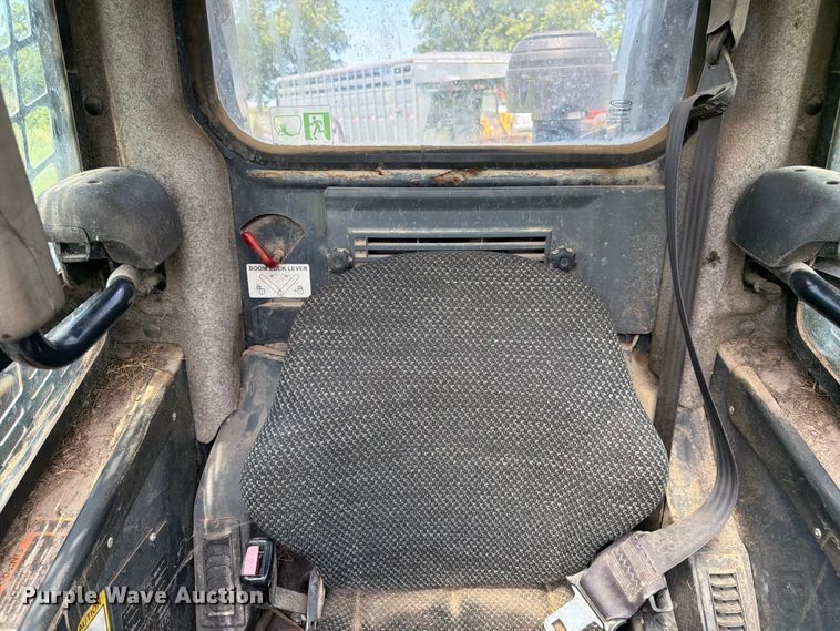 image for item FK3317 2012 John Deere 333D tracked skid steer loader