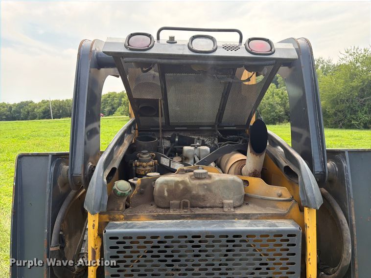 image for item FK3317 2012 John Deere 333D tracked skid steer loader
