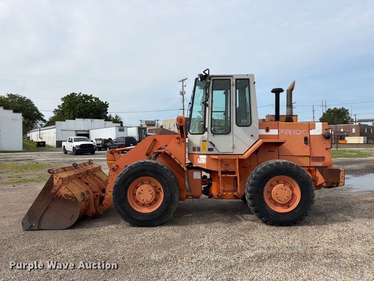 image for item FK3330 1996 Fiat-Allis FR100 wheel loader