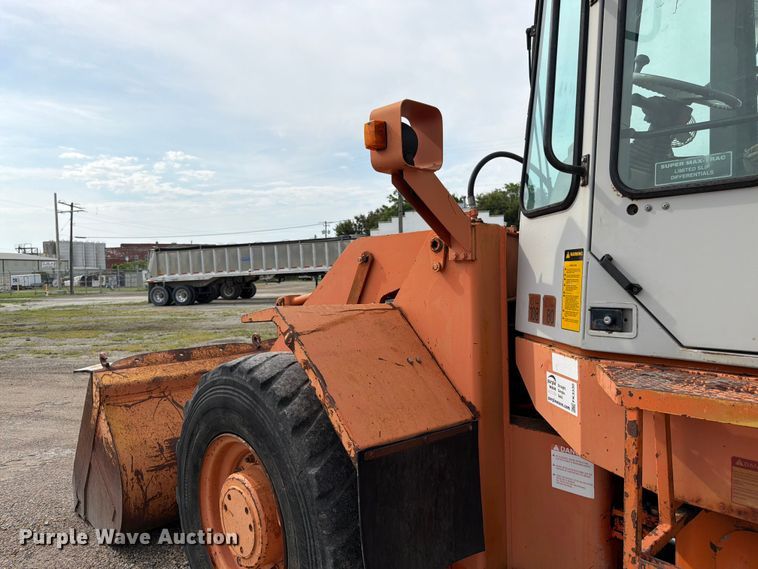 image for item FK3330 1996 Fiat-Allis FR100 wheel loader