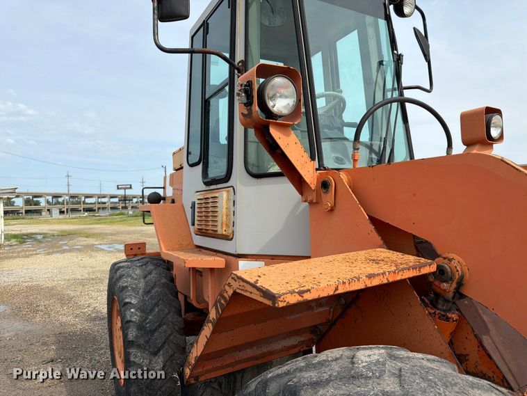 image for item FK3330 1996 Fiat-Allis FR100 wheel loader