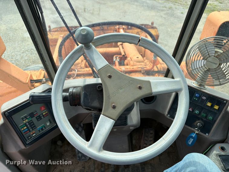 image for item FK3330 1996 Fiat-Allis FR100 wheel loader