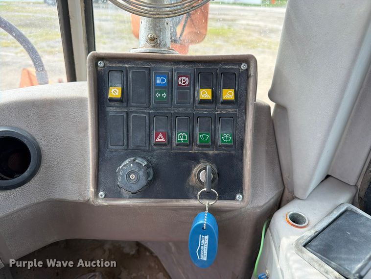 image for item FK3330 1996 Fiat-Allis FR100 wheel loader