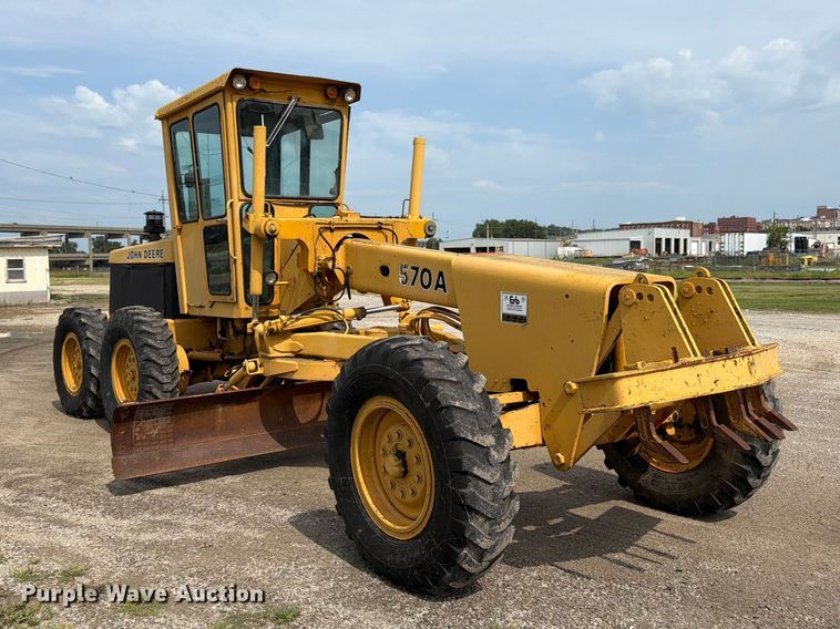 image for item FK3331 1983 John Deere 570A motor grader