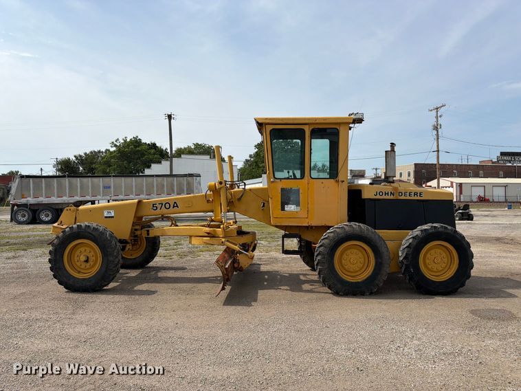 image for item FK3331 1983 John Deere 570A motor grader