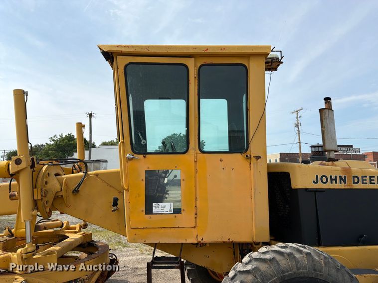 image for item FK3331 1983 John Deere 570A motor grader