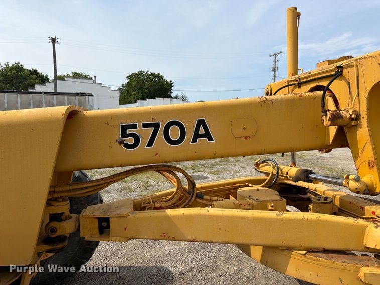 image for item FK3331 1983 John Deere 570A motor grader