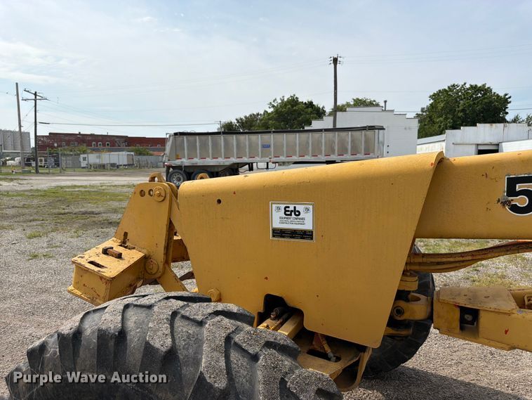image for item FK3331 1983 John Deere 570A motor grader