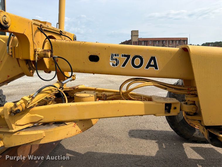image for item FK3331 1983 John Deere 570A motor grader
