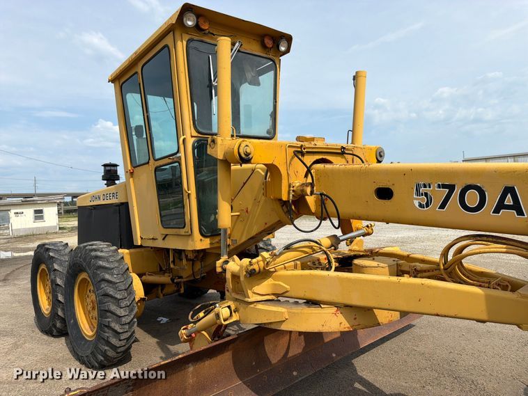 image for item FK3331 1983 John Deere 570A motor grader